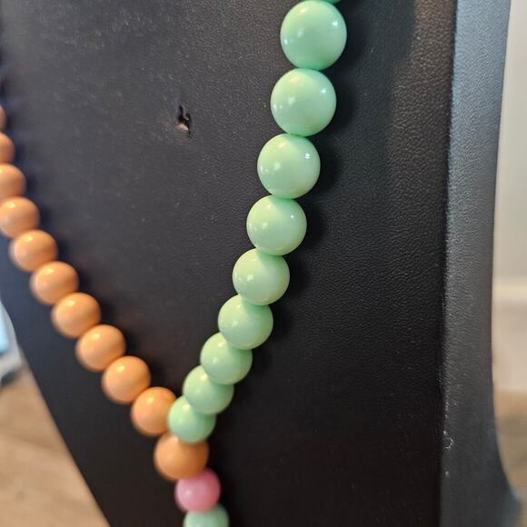 Vintage Silicone Rosary Beaded Pastel Yellow Chunky Cross Religious Necklace - Picture 4 of 8